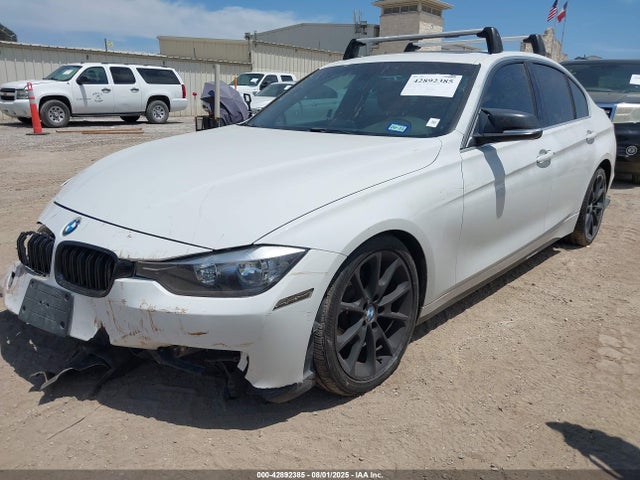 WBA3B1G51FNT03988 BMW 320i