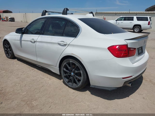 WBA3B1G51FNT03988 BMW 320i