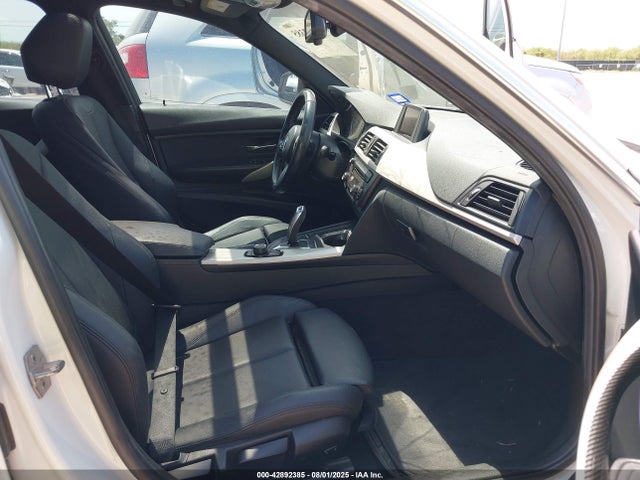 WBA3B1G51FNT03988 BMW 320i