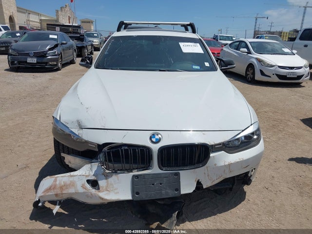 WBA3B1G51FNT03988 BMW 320i
