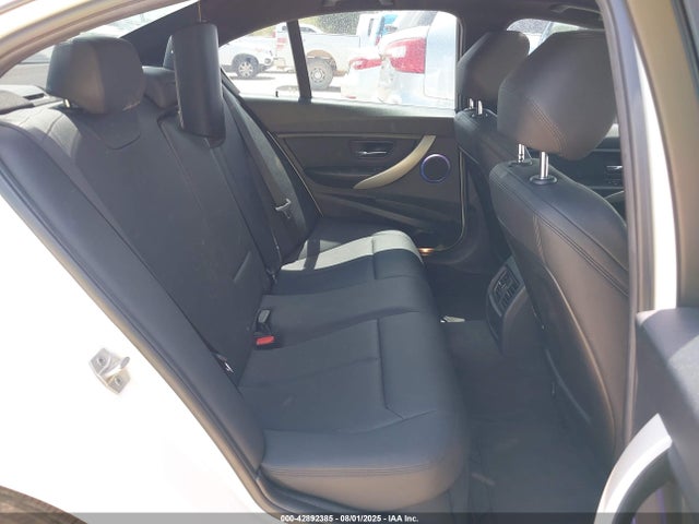 WBA3B1G51FNT03988 BMW 320i