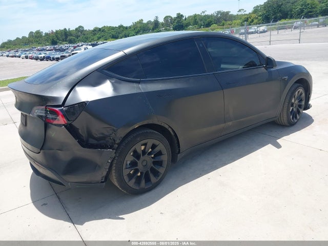 Tesla 2021 2021 5YJYGDED7MF103893 Image 4
