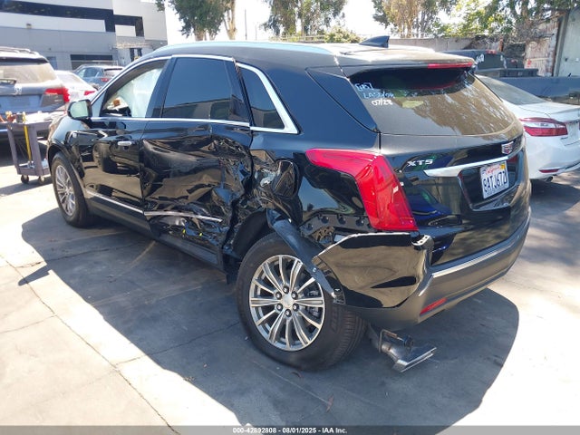 2018 CADILLAC XT5 1GYKNCRS3JZ123850 Photo 2