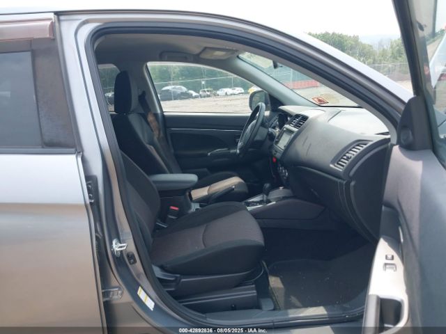 2018 MITSUBISHI OUTLANDER SPORT JA4AR3AU3JZ012339 Photo 4