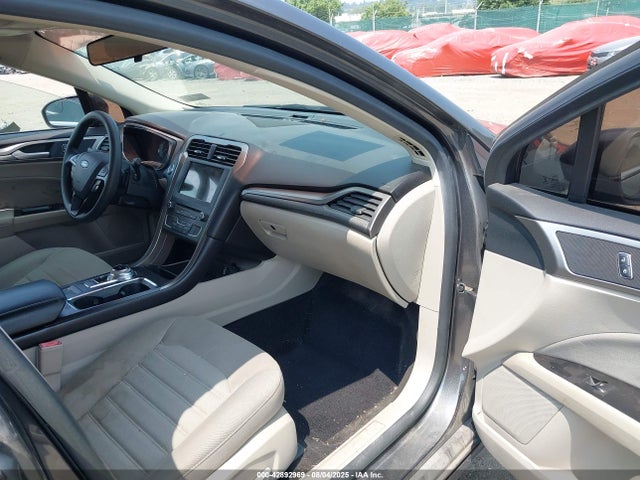 Ford 2017 2017 3FA6P0HD6HR410252 Image 5