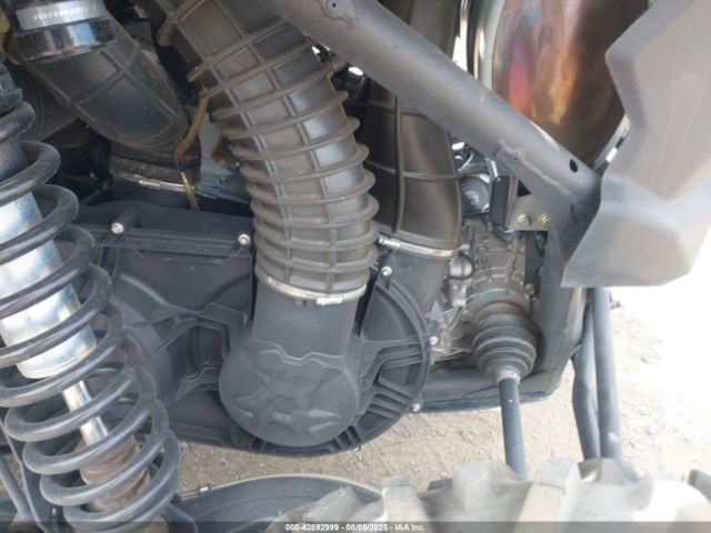 2019 CAN-AM MAVERICK X3 3JBVGAW41KK000394 Photo 8