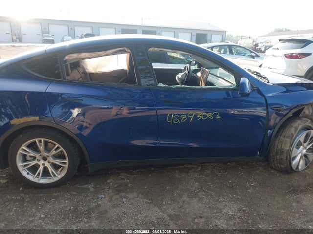 5YJYGDED0MF163305 Tesla Model Y