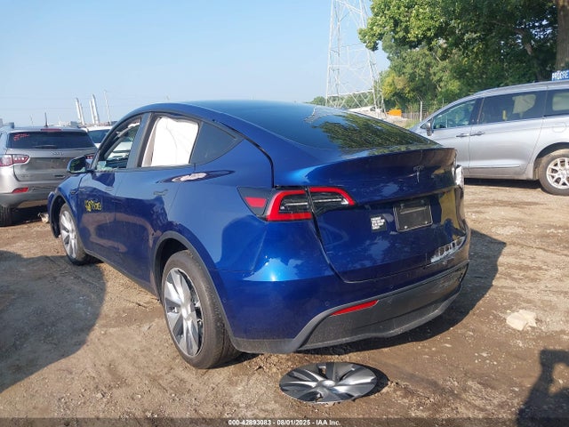 2021 TESLA MODEL Y 5YJYGDED0MF163305 Photo 2