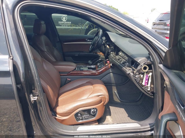 2011 AUDI A8 WAUAVAFD0BN000699 Photo 4