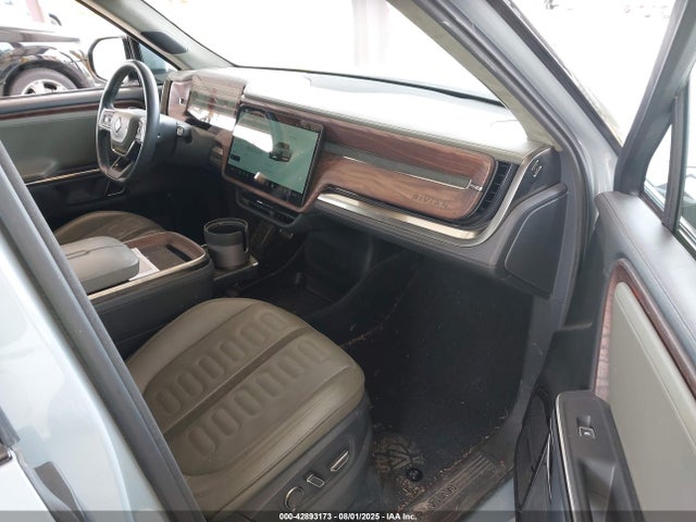 Rivian r1t 2022 7FCTGAAA8NN009099 Image 5