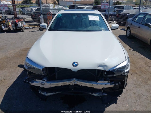BMW 530e 2018 WBAJA9C55JB251175 Image 13