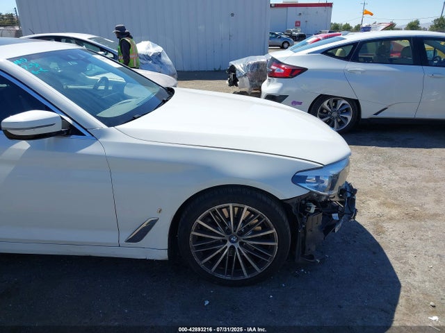 BMW 530e 2018 WBAJA9C55JB251175 Image 14