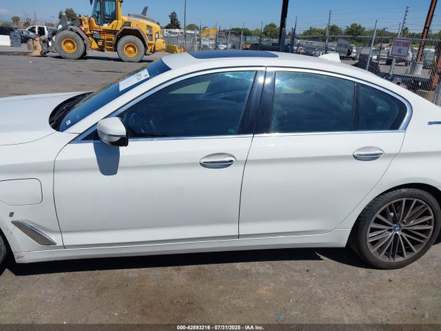 BMW 530e 2018 WBAJA9C55JB251175 Image 15