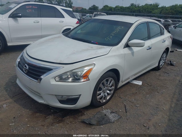 Nissan Altima 2015 1N4AL3AP8FC253802 Image 2