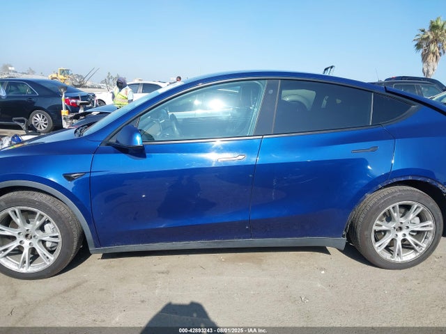 5YJYGDEE5MF068439 Tesla Model Y
