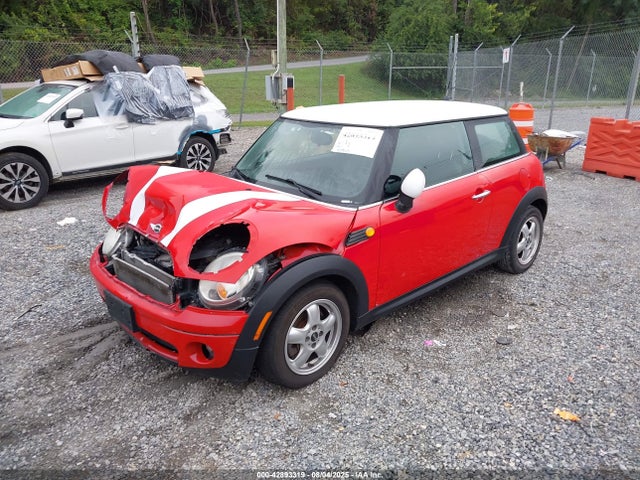 2010 MINI COOPER WMWMF3C58ATZ22604 Photo 1