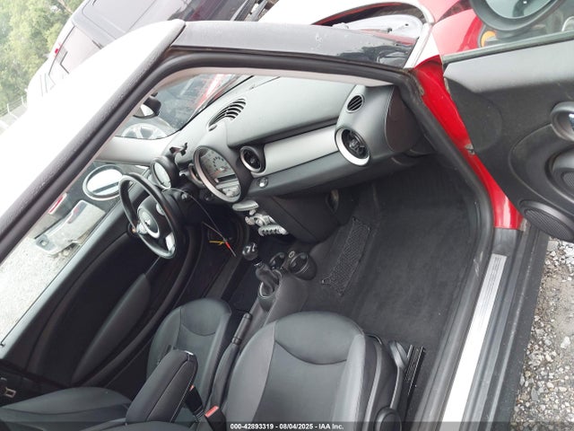 2010 MINI COOPER WMWMF3C58ATZ22604 Photo 4