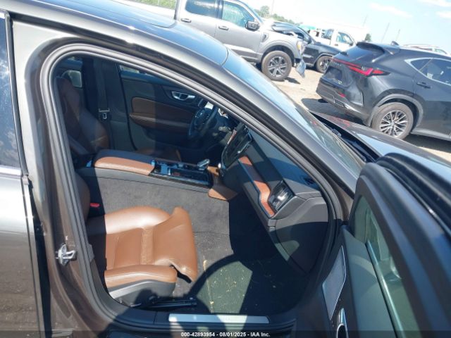 2022 VOLVO S60 RECHARGE PLUG-IN HYBRID 7JRBR0FL6NG154471 Photo 4