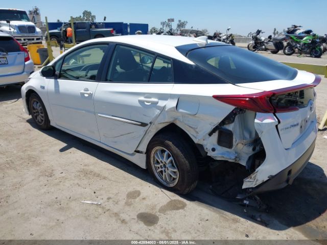2021 TOYOTA PRIUS PRIME JTDKAMFP9M3192850 Photo 2