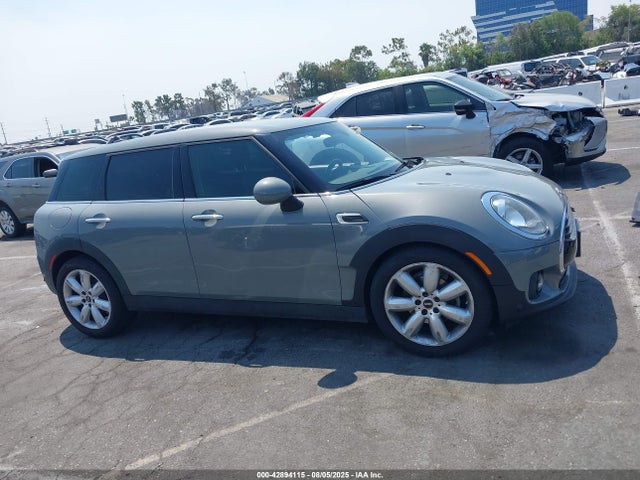 Mini Clubman Cooper 2017 WMWLN5C39H2E33849 Image 13
