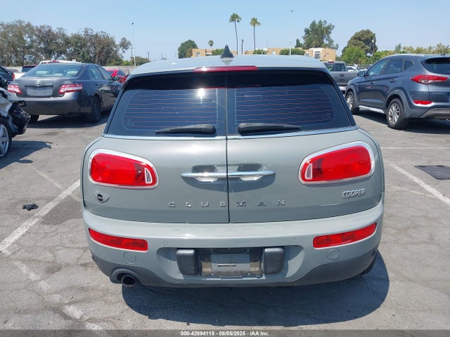 Mini Clubman Cooper 2017 WMWLN5C39H2E33849 Image 16