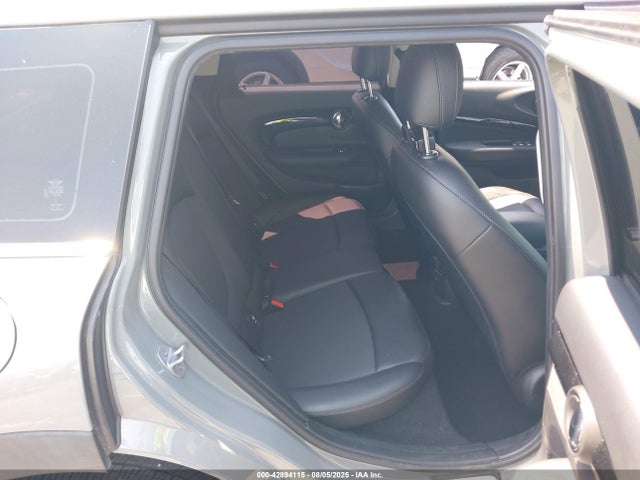 Mini Clubman Cooper 2017 WMWLN5C39H2E33849 Image 8