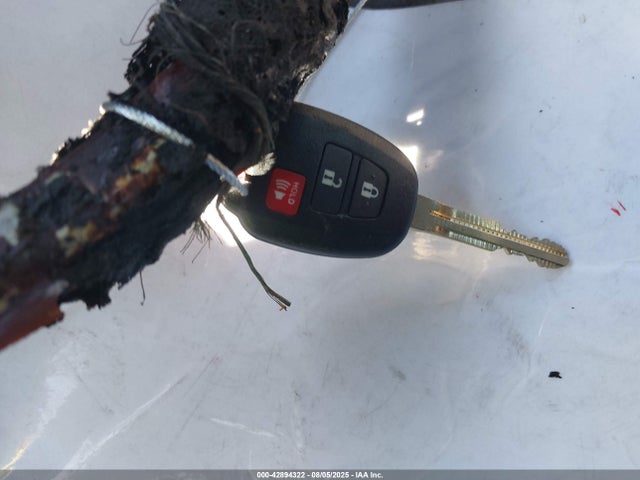5TFAX5GN7LX173881 Toyota 2tr-fe
