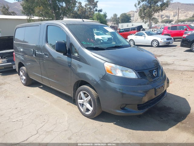 3N6CM0KN7HK691717 Nissan 2017