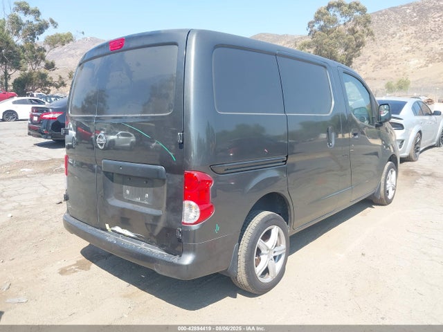 3N6CM0KN7HK691717 Nissan 2017