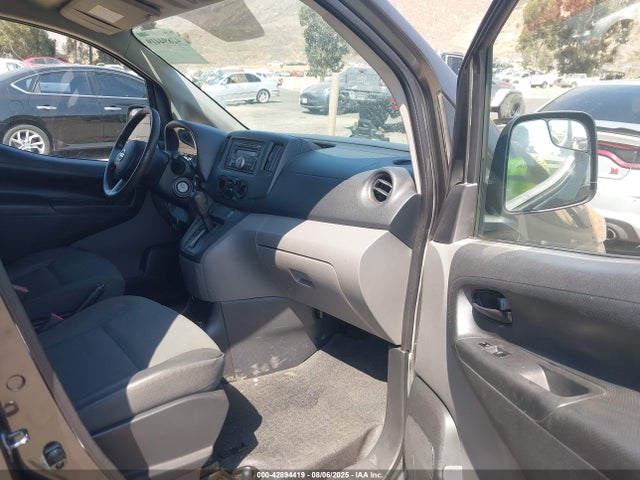 3N6CM0KN7HK691717 Nissan 2017