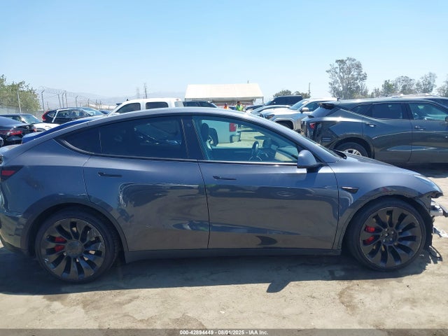 7SAYGDEF3NF532101 Tesla Model Y