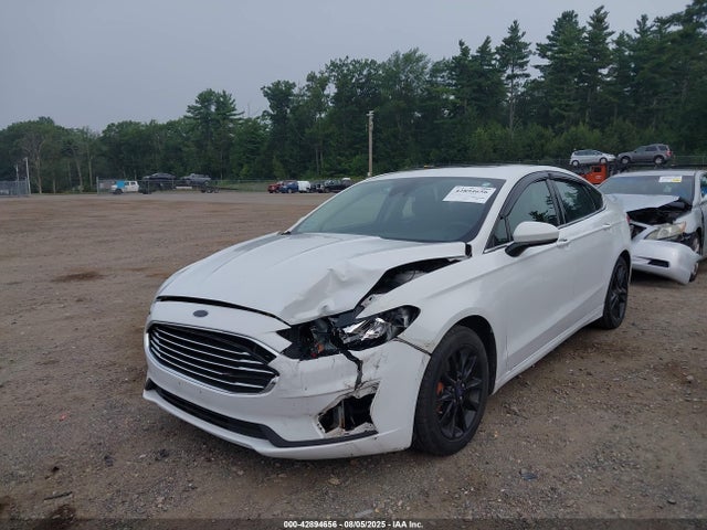 Ford 2019 2019 3FA6P0LU4KR109090 Image 2