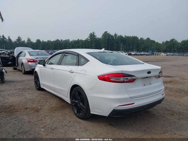 Ford 2019 2019 3FA6P0LU4KR109090 Image 3