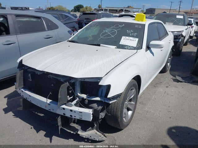 2C3CCABG6KH561472 Chrysler 300