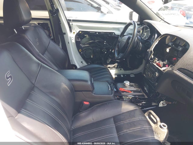 2C3CCABG6KH561472 Chrysler 300