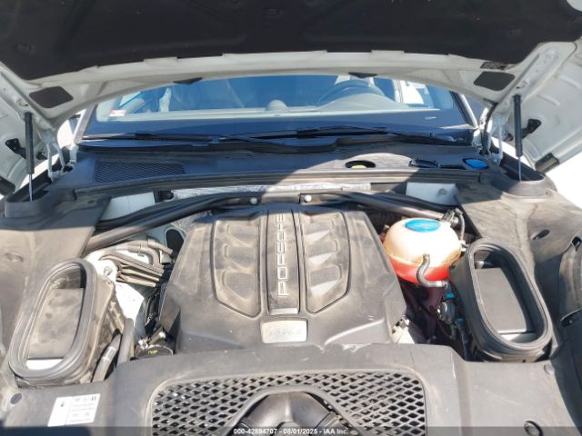 2017 PORSCHE MACAN WP1AB2A52HLB10111 Photo 9