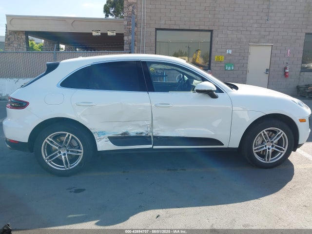 Porsche Macan 2017 WP1AB2A52HLB10111 Image 13