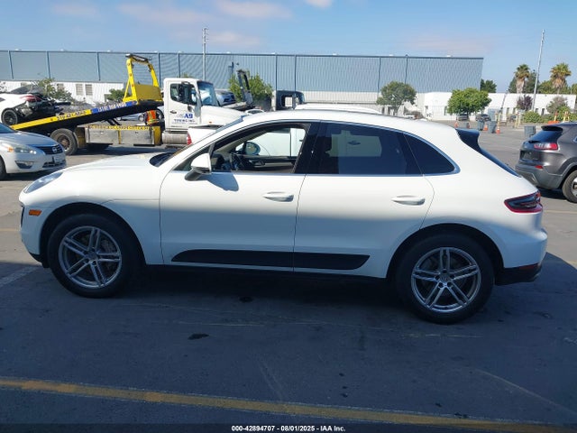 Porsche Macan 2017 WP1AB2A52HLB10111 Image 14