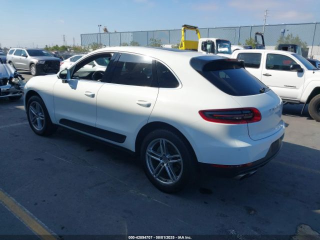 2017 PORSCHE MACAN WP1AB2A52HLB10111 Photo 2