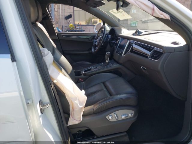 2017 PORSCHE MACAN WP1AB2A52HLB10111 Photo 4