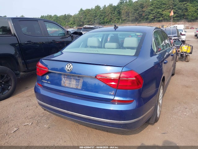 Volkswagen 2016 2016 1VWCT7A30GC027260 Image 16