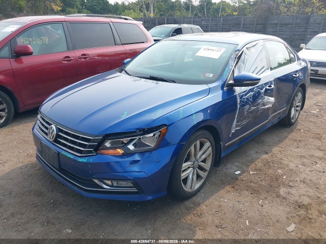 Volkswagen 2016 2016 1VWCT7A30GC027260 Image 2