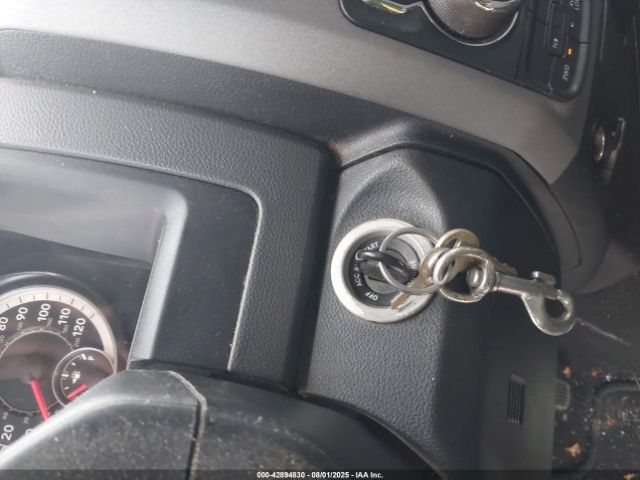 2016 RAM 1500 3C6JR7DG8GG352931 Photo 10