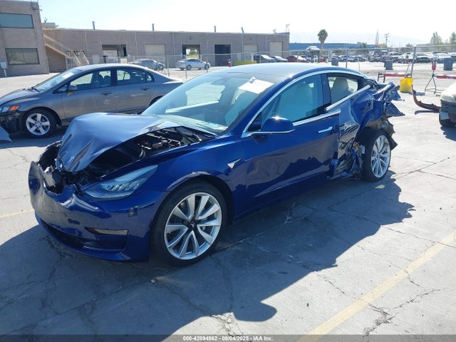 2019 TESLA MODEL 3 5YJ3E1EB3KF195465 Photo 1