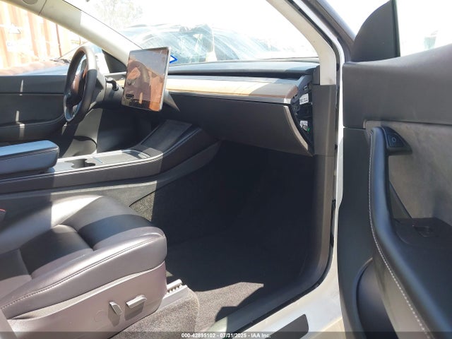 2022 TESLA MODEL Y 7SAYGDEE4NF315356 Photo 4