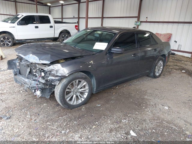Chrysler 300 2017 2C3CCAAGXHH577023 Image 2