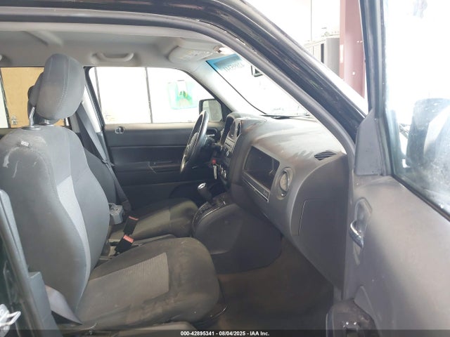 Jeep 2016 2016 1C4NJRFB5GD758645 Image 5
