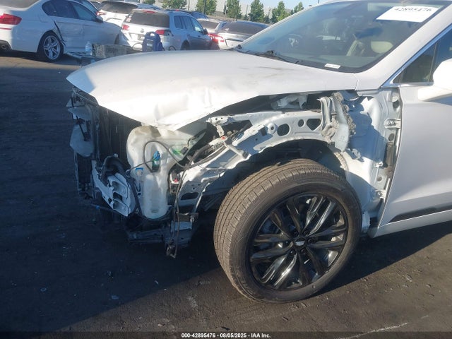 1GYKPDRS3MZ221975 Cadillac lgx