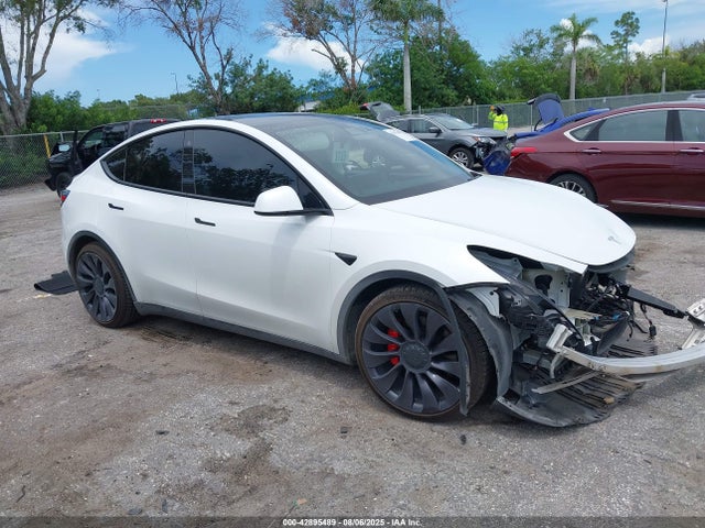 2021 TESLA MODEL Y 5YJYGDEF0MF240238 Photo 0