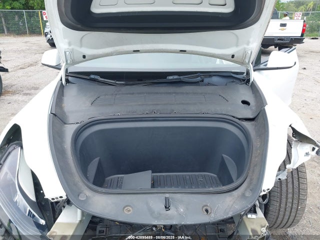 2021 TESLA MODEL Y 5YJYGDEF0MF240238 Photo 9